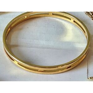VINTAGE MONET MODERN OPEN WORK GOLD TONED METAL STATEMENT BANGLE CUFF‎ BRACELET